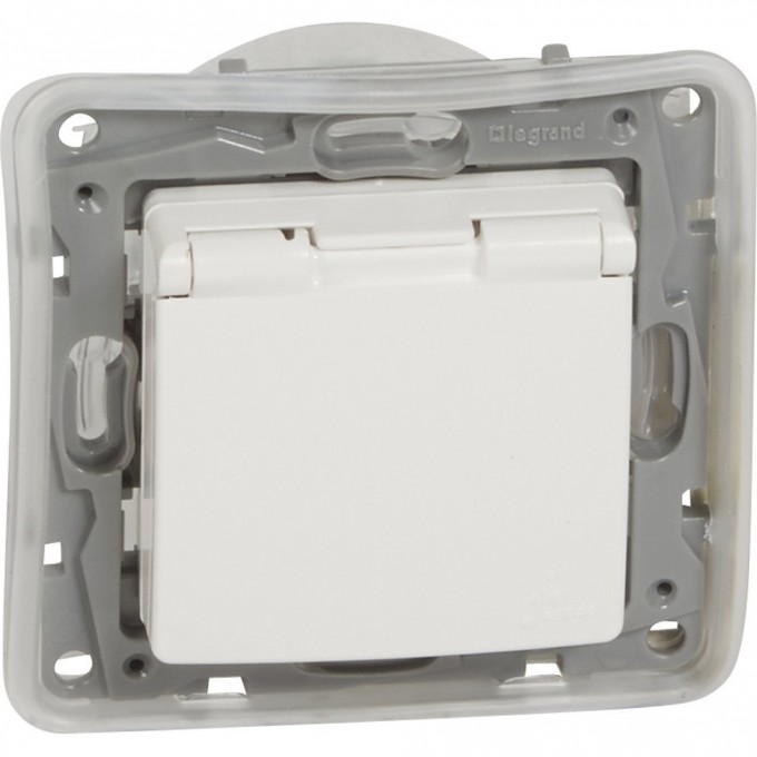 Розетка LEGRAND 2К+З IP 44 с откидной крышкой и шторками немецкий стандарт автоматические зажимы 16 А 250 В Etika белый 672232 Розетка LEGRAND 2К+З IP 44 с откидной крышкой и шторками немецкий стандарт автоматические зажимы 16 А 250 В Etika белый 672232