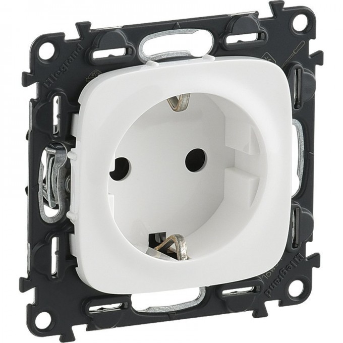 Силовая розетка LEGRAND Valena ALLURE 2К+З 16А 250В с защитными шторками безвинтовые зажимы с лицевой панелью белый 753720 Силовая розетка LEGRAND Valena ALLURE 2К+З 16А 250В с защитными шторками безвинтовые зажимы с лицевой панелью белый 753720